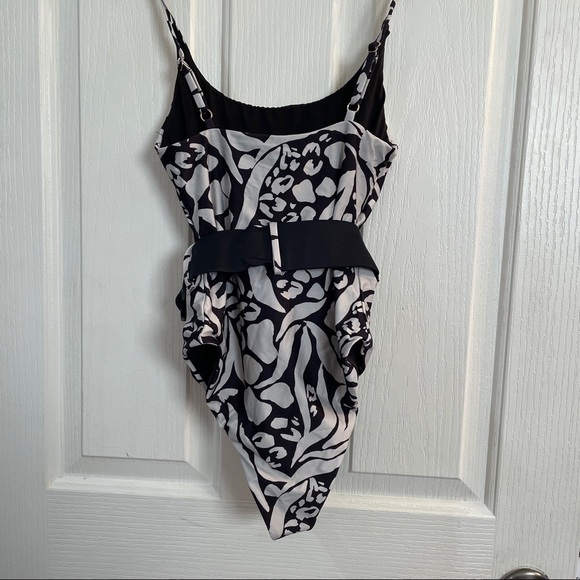 Nwt Anthropologie Julia Belted one piece Swimsuit black cream animal print Small - Picture 5 of 9